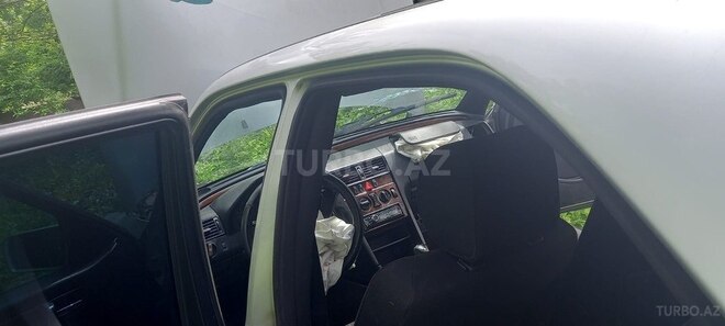 Mercedes C 220 1999, 350,000 km - 2.2 l - Qəbələ