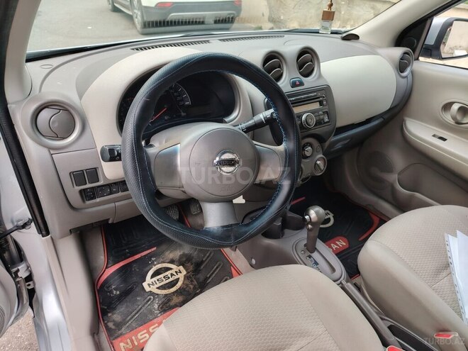 Nissan Micra-12
