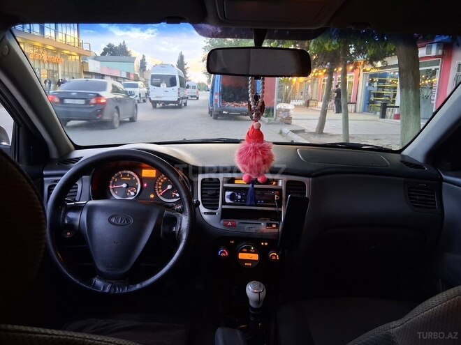 Kia Rio 2006, 450,000 km - 1.5 l - Biləsuvar