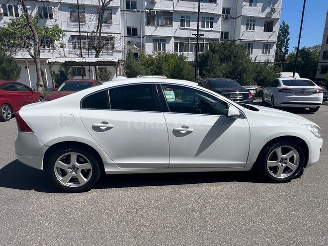 Volvo S60 2011, 238,700 km - 2.0 l - Bakı