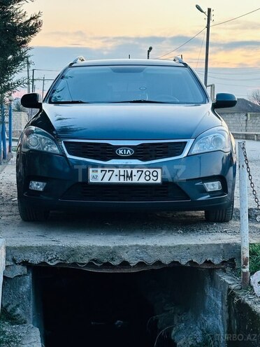 Kia Ceed 2011, 267,500 km - 1.6 l - İmişli