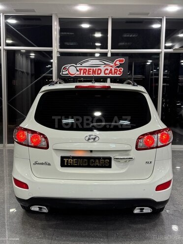 Hyundai Santa Fe-10