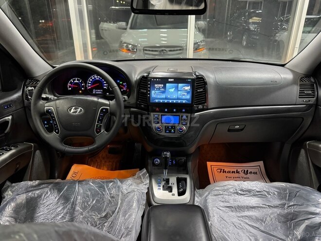Hyundai Santa Fe-13