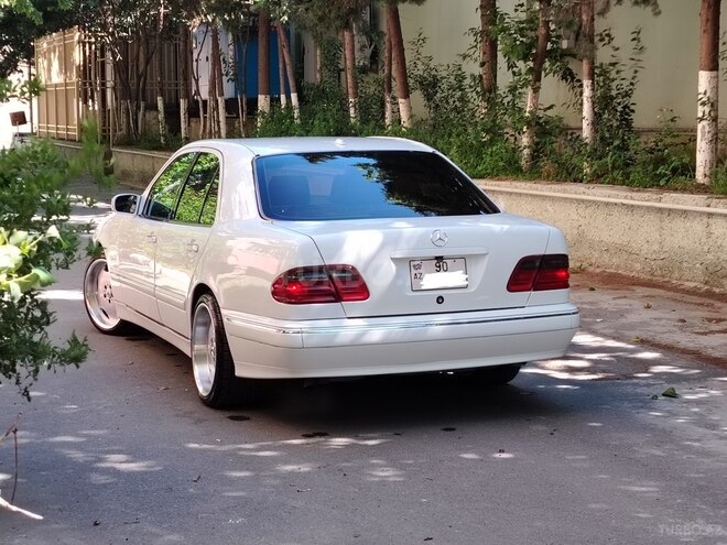 Mercedes E 320 2000, 306,000 km - 3.2 l - Bakı