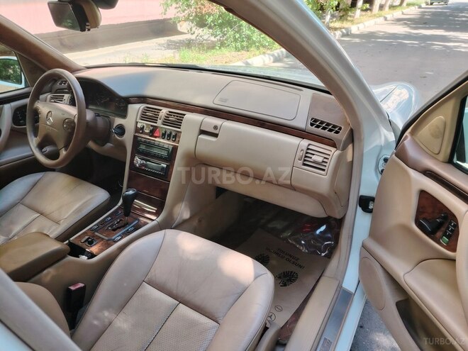 Mercedes E 320 2000, 306,000 km - 3.2 l - Bakı