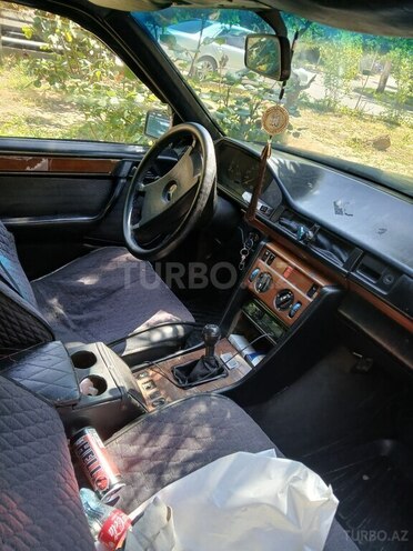 Mercedes E 200 d 1991, 100,000 km - 2.0 l - Bakı