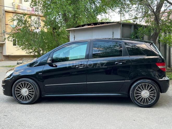Mercedes B 180 2009, 106,000 km - 1.7 л - Sumqayıt