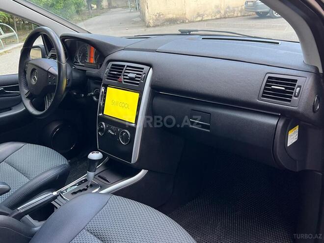 Mercedes B 180 2009, 106,000 km - 1.7 л - Sumqayıt