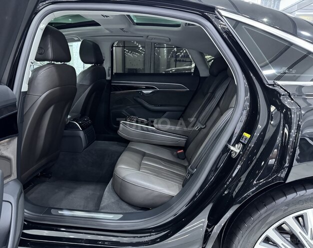 Audi A8-14