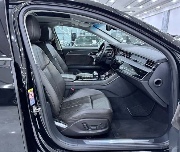 Audi A8-12