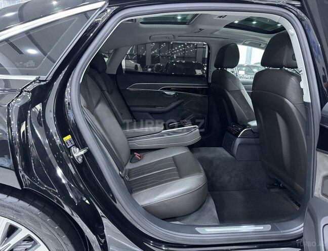 Audi A8-13