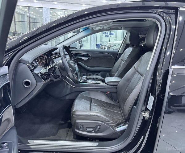 Audi A8-11