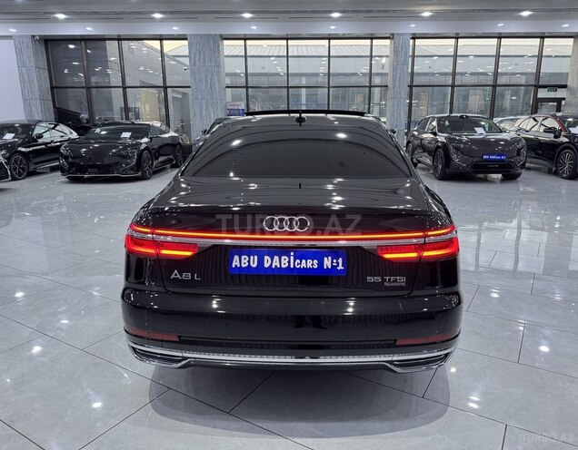 Audi A8-7