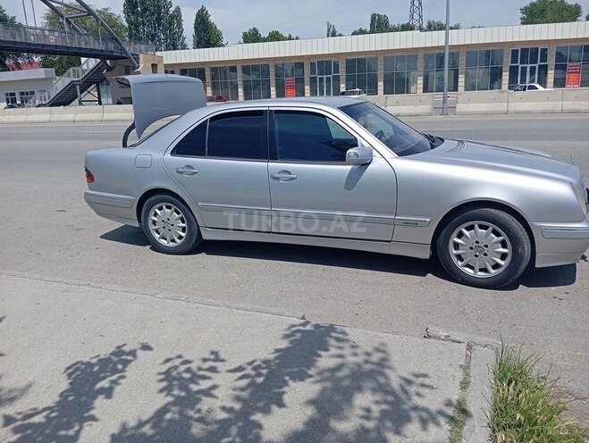Mercedes E 220 d 2001, 688,888 km - 2.2 l - Bakı