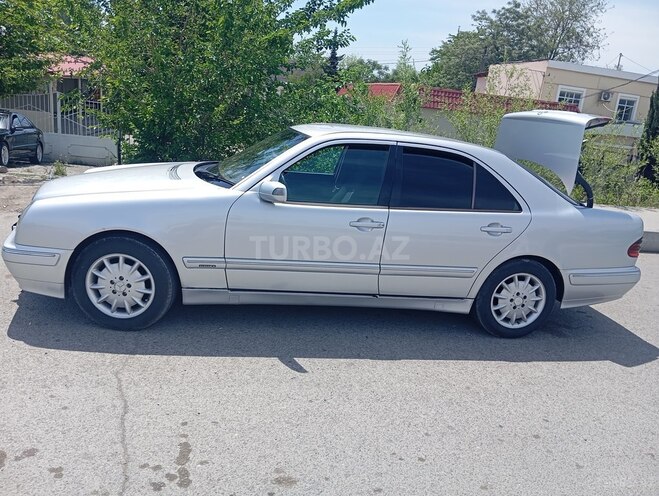 Mercedes E 220 d 2001, 688,888 km - 2.2 l - Bakı