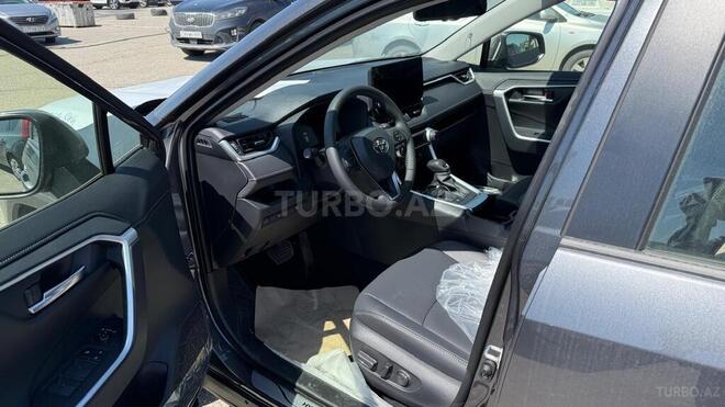 Toyota RAV4-9