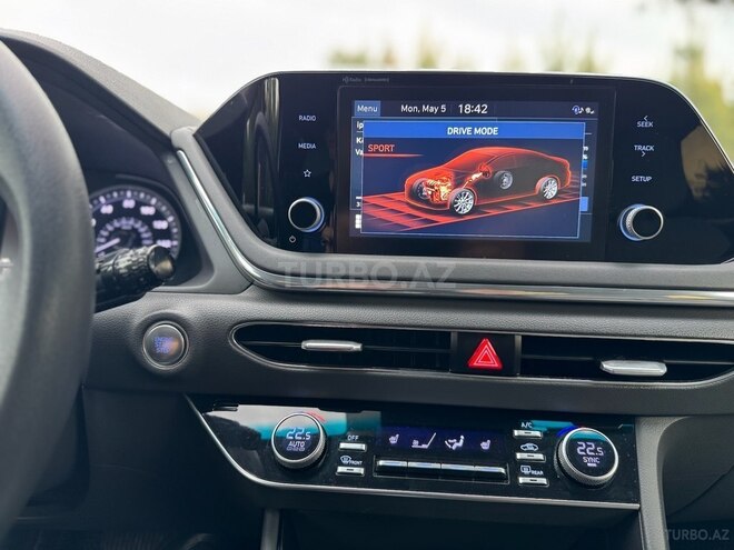 Hyundai Sonata-14
