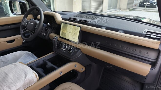 Land Rover Defender-8
