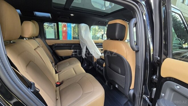 Land Rover Defender-12