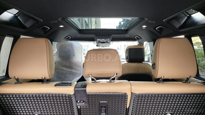 Land Rover Defender-15