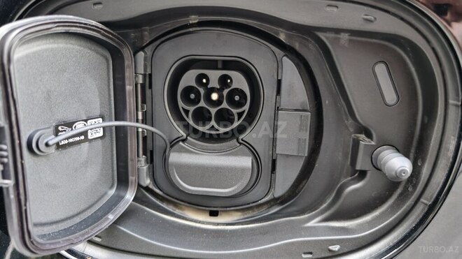 Land Rover Defender-23