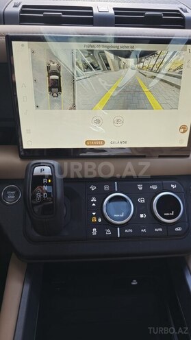 Land Rover Defender-26