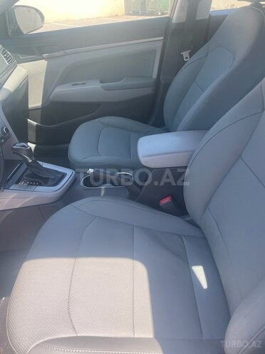 Hyundai Elantra 2018, 214,043 km - 2.0 l - Bakı