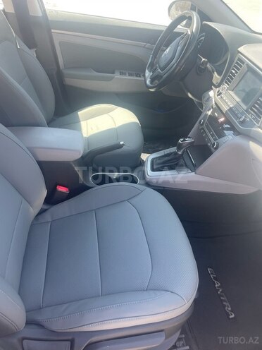 Hyundai Elantra 2018, 214,043 km - 2.0 l - Bakı