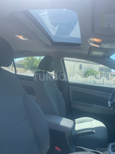 Hyundai Elantra 2018, 214,043 km - 2.0 l - Bakı
