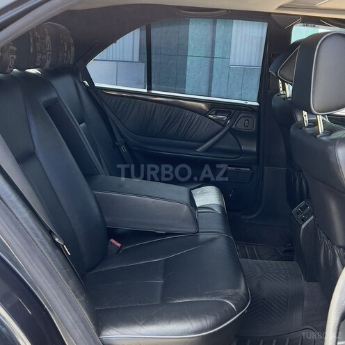 Mercedes E 280-5