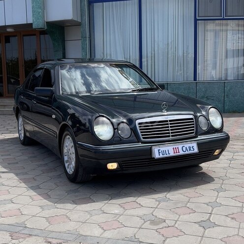 Mercedes E 280-2