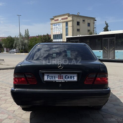 Mercedes E 280-8