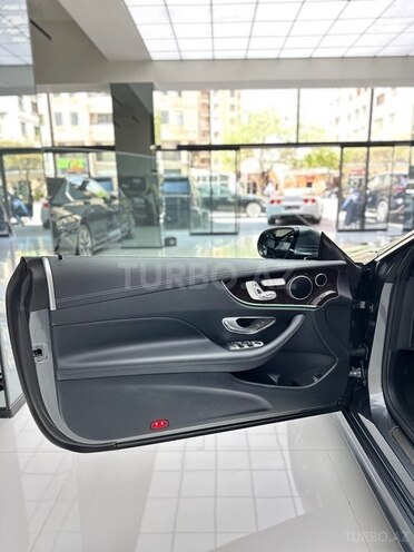 Mercedes E 200-5
