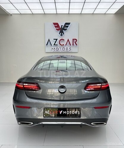 Mercedes E 200-10