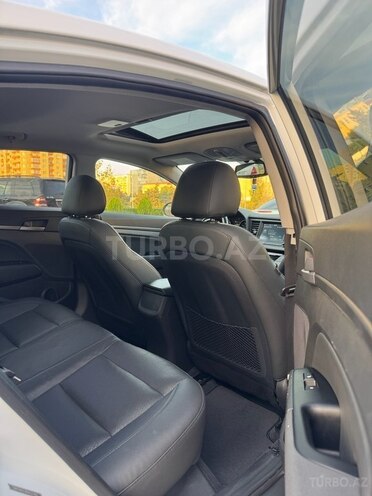 Hyundai Elantra 2018, 65,000 km - 2.0 l - Bakı