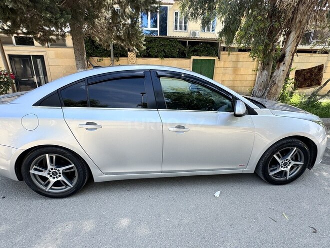Chevrolet Cruze 2013, 248,000 km - 1.4 л - Salyan