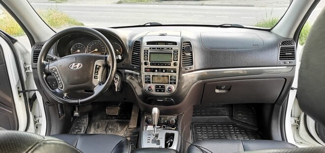 Hyundai Santa Fe-18