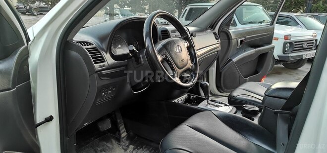 Hyundai Santa Fe-15