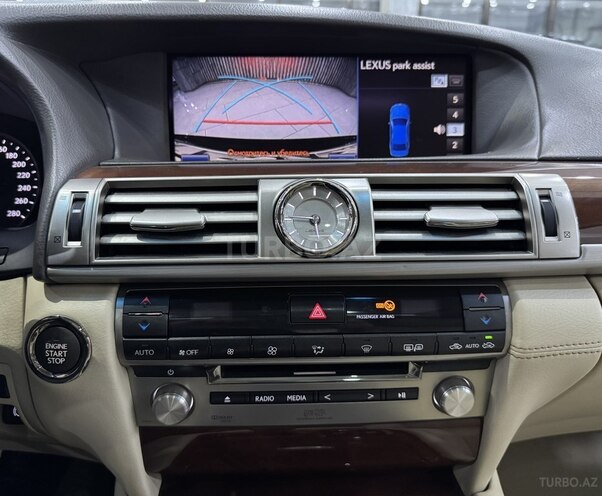 Lexus LS 460L-19