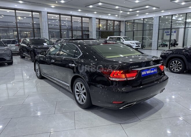 Lexus LS 460L-8