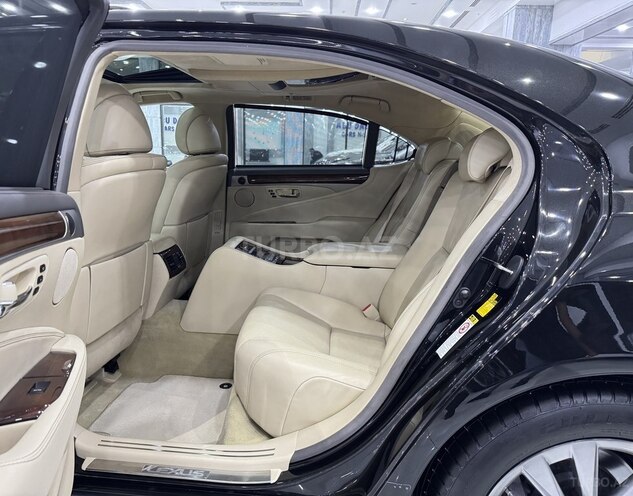 Lexus LS 460L-14