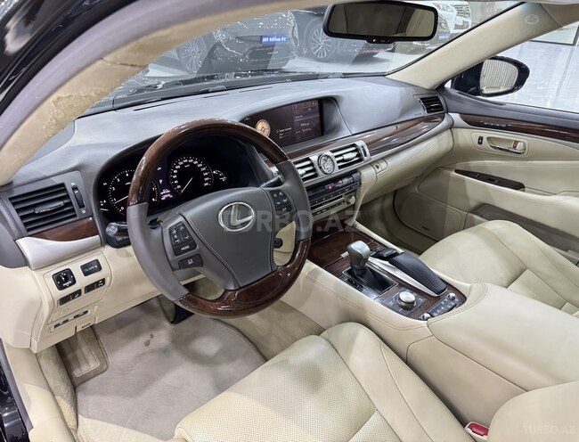 Lexus LS 460L-10