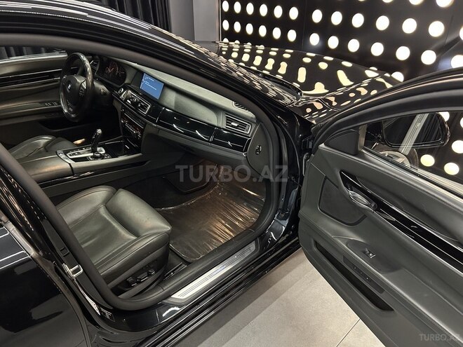 BMW 750 2012, 124,000 km - 4.4 l - Bakı