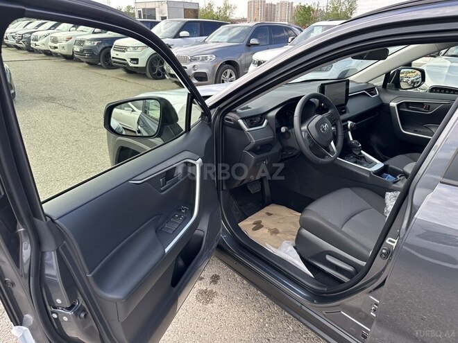 Toyota RAV4-14