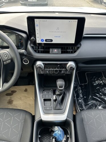 Toyota RAV4-9