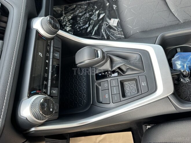 Toyota RAV4-10
