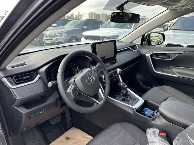 Toyota RAV4-12