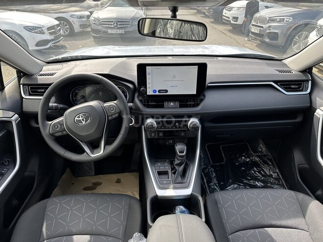 Toyota RAV4-8