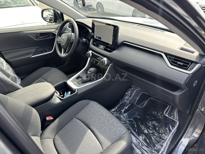 Toyota RAV4-15