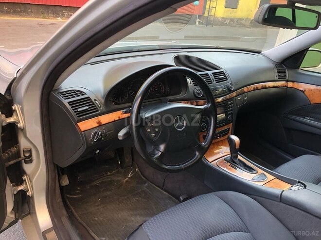 Mercedes E 240 2003, 355,429 km - 2.4 l - Bakı